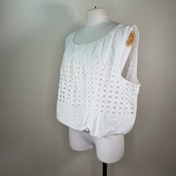 NEW NWT Jennifer Grace White Eyelet Cropped Sleeveless Shirt Top Size XL - Picture 10 of 16
